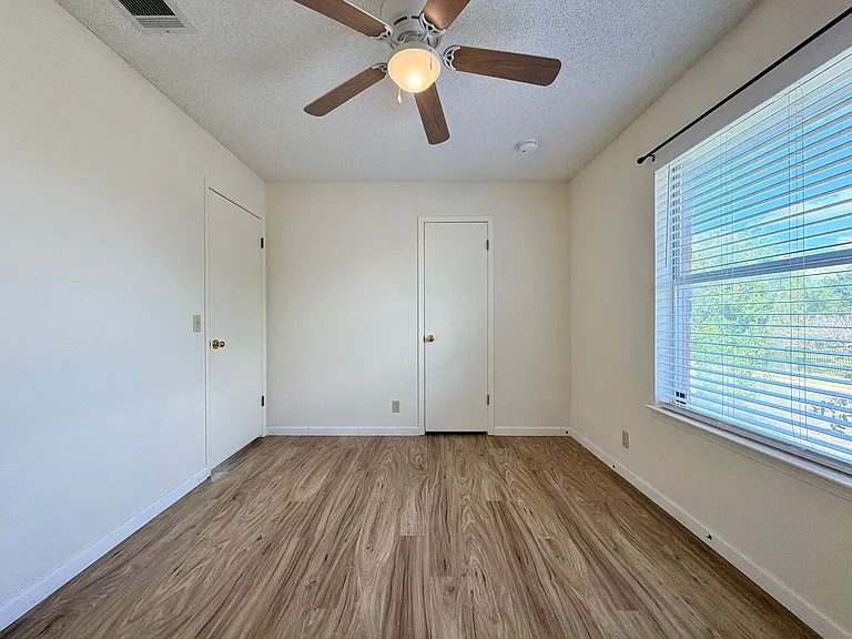 2200 Emmett Pkwy — Photo 20