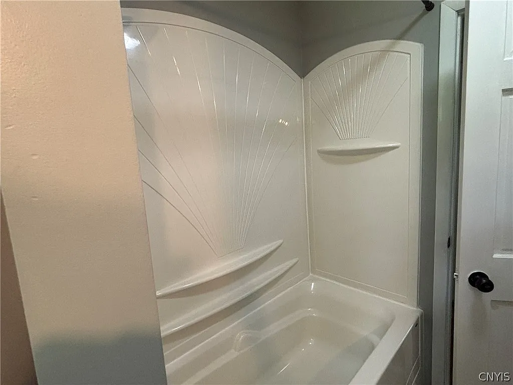 2 bed, 1.0 bath, 900 sqft, $1,900 — Photo 3