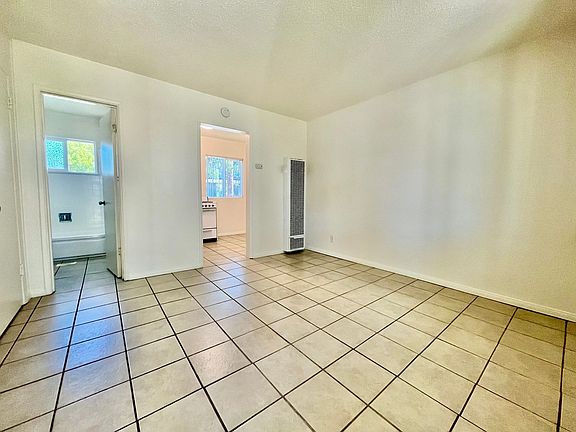 4th image of 3235-3239 Collier Ave #3239-2