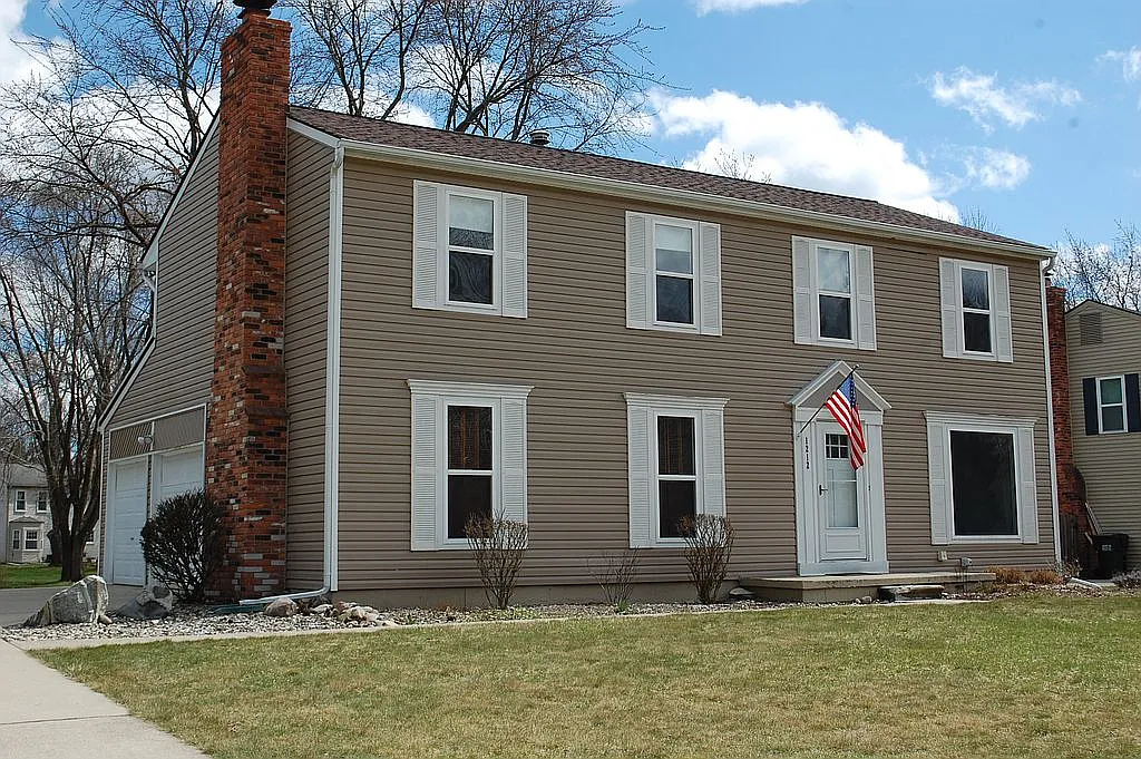 1212 Barneswood Ln photo 1