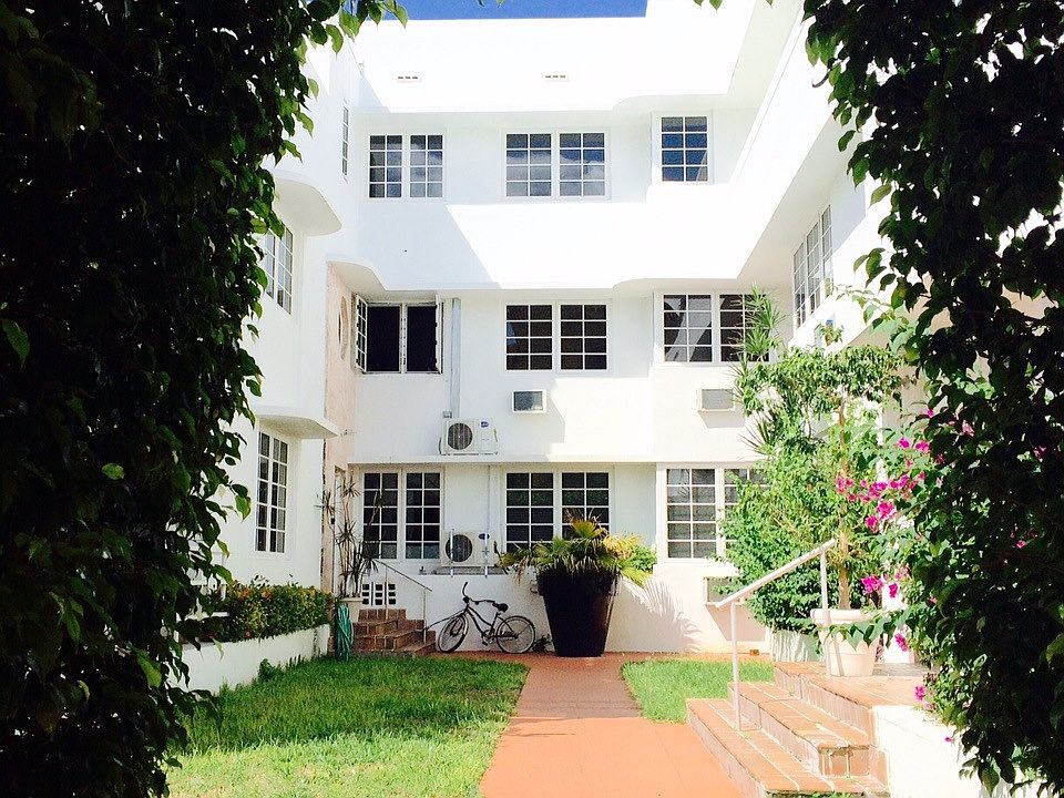 1st image of 2456 Flamingo Dr