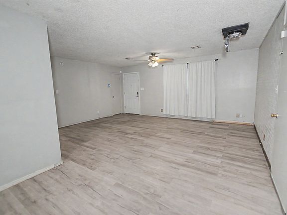 3rd image of 1211 E Frankfort Ave