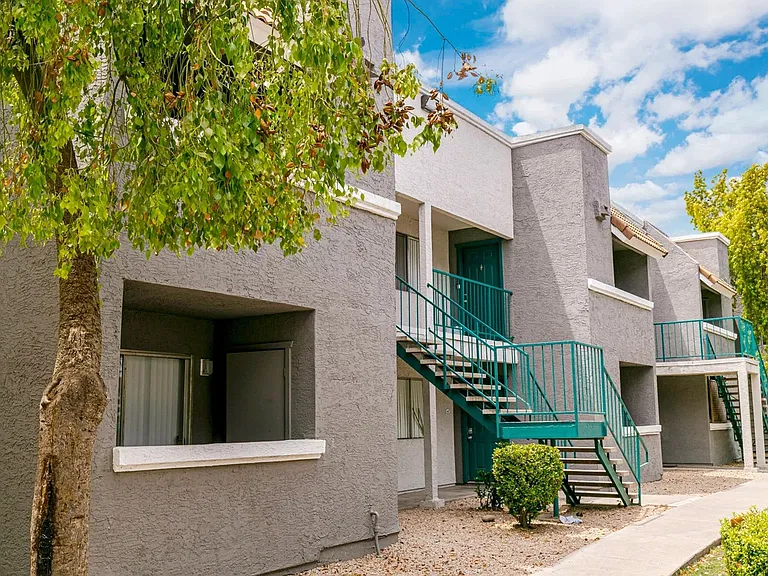 The Canyons on Colter Apartments — Photo 17