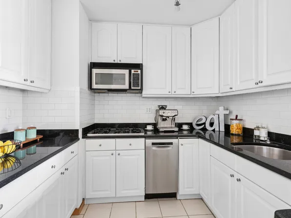 117 East 57th Street image 4 of 11