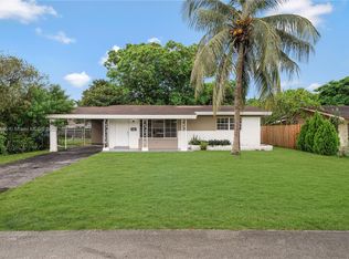 2431 Gulfstream Dr, Miramar, FL 33023