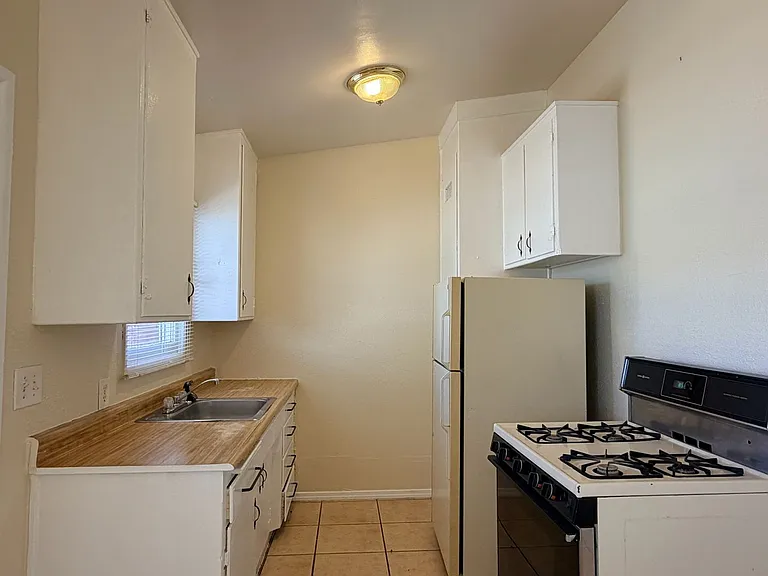 2841 B Street — Photo 16