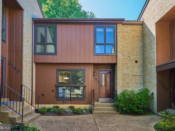 3191 Readsborough Ct, Fairfax, VA 22031