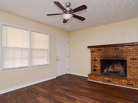 2nd image of 4732 Woods Valley Dr