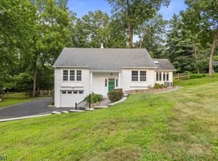 21 Ideal St, Gillette, NJ 07933