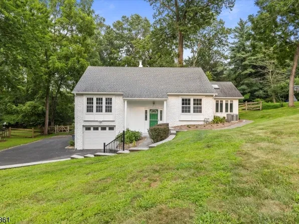 21 Ideal St, Long Hill Twp., NJ 07933