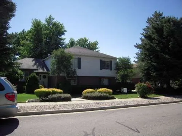 8620 S Snowville Dr, Sandy, UT 84093