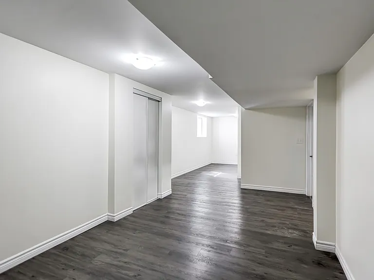 5 Daphne Cres #BASEMENT — Photo 2