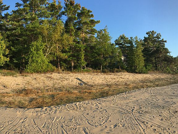 100' of sandy beach