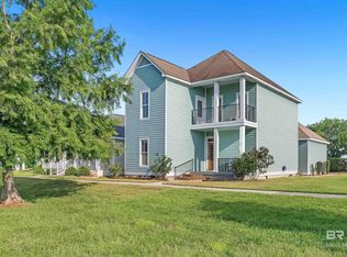 911 Periwinkle Ln, Foley, AL 36535