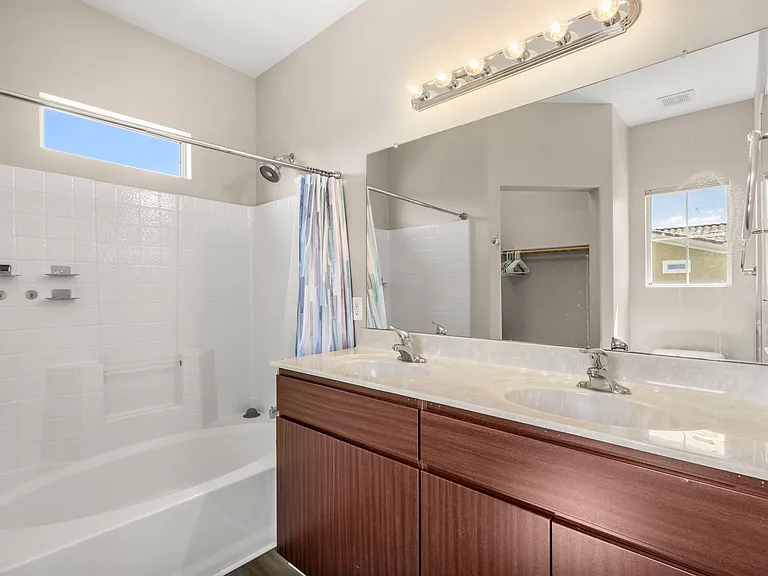 2450 W Glenrosa Ave #9 — Photo 22