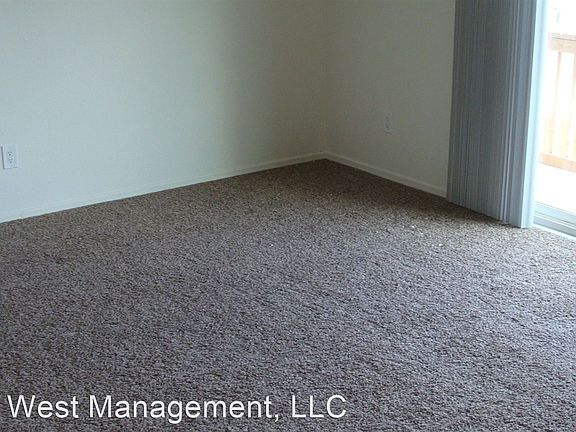 4th image of 520 NE 108th Ave #5