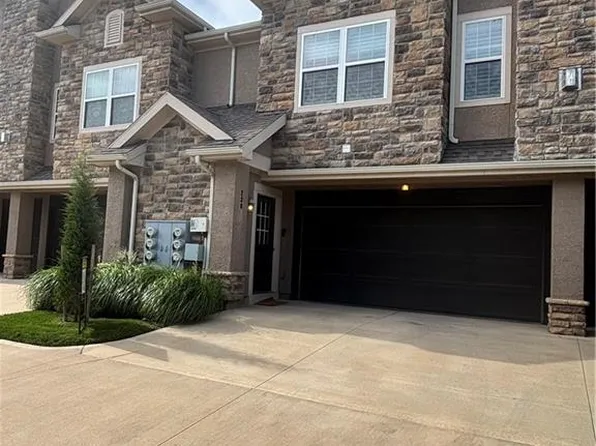 15919 Fontana St APT 230, Overland Park, KS 66085