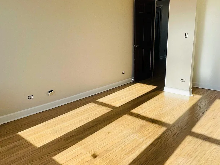 3238 W Berteau Ave #2E — Photo 12