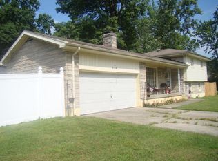 6104 Jeanine Dr, Louisville, KY 40219