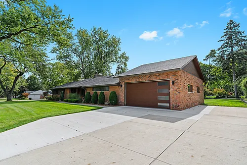 870 Pine Hill Dr Photo 1