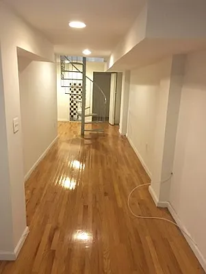 Rented by Eric Goodman Realty Corp | media 37