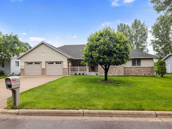 1002 9th St NE, Little Falls, MN 56345