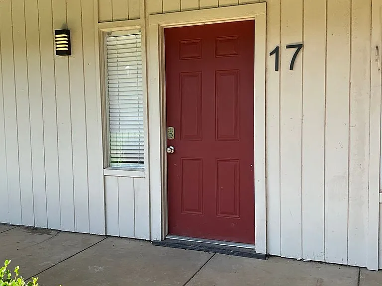 Terraces at Nichols Hills Renovated Two-Bedrooms — Photo 11