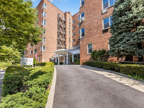 629 Kappock Street 1N image 9 of 9