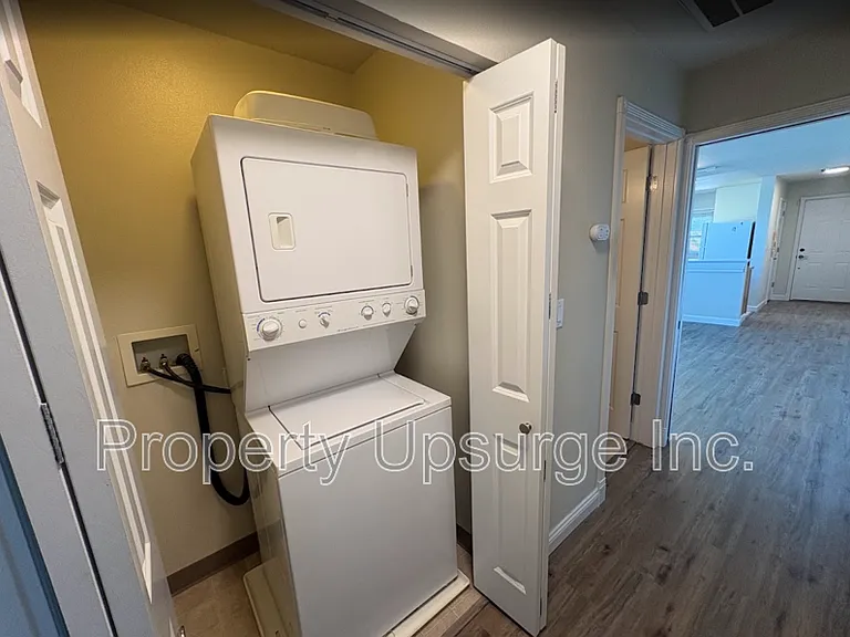 140 N 6th St — Photo 11