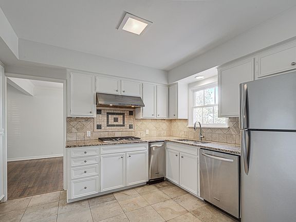 Super clean and updated kitchen