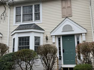 228 Fieldbrook Dr, Canonsburg, PA 15317