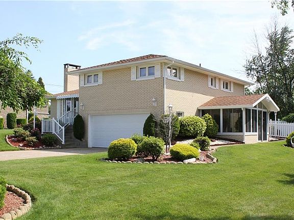 2nd image of 410 Newport Dr
