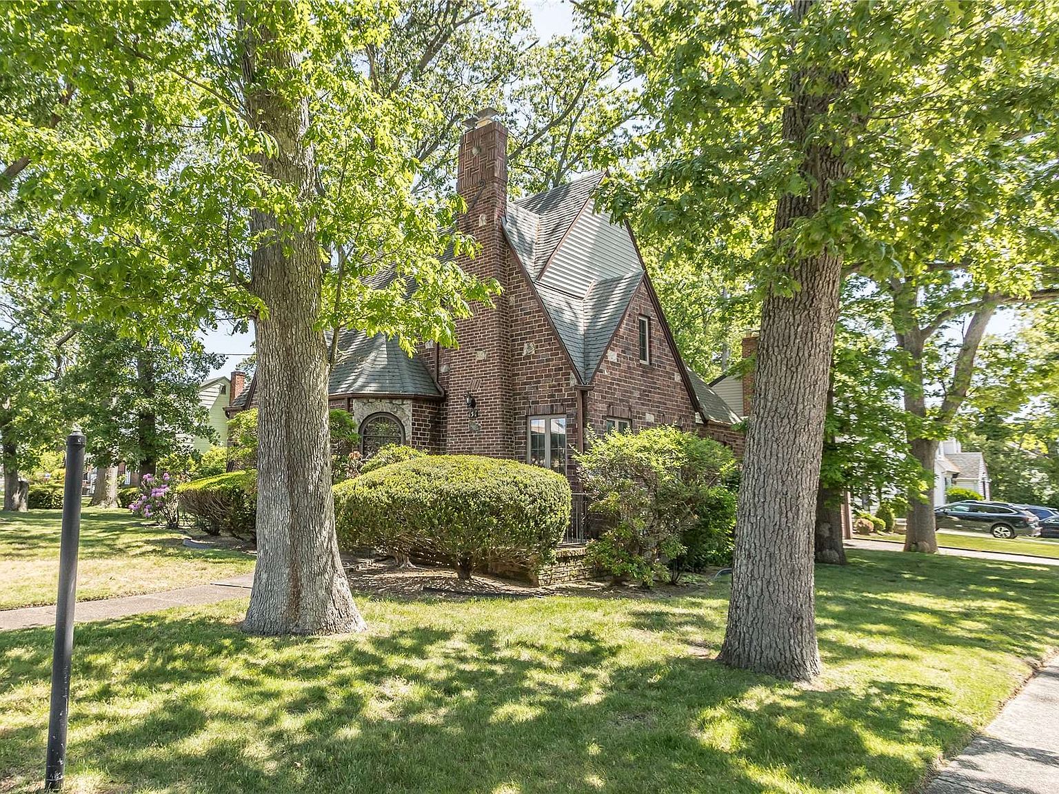 151 Emerson Place, Valley Stream, NY 11580 Zillow