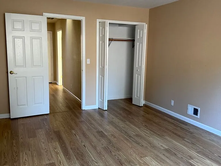 2110 Ardagh Ct — Photo 2