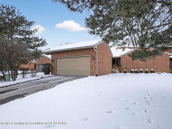 4th image of 2450 Emerald Lake Dr