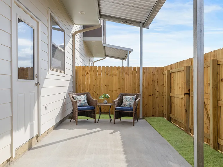 101 Firethorn Dr — Photo 12