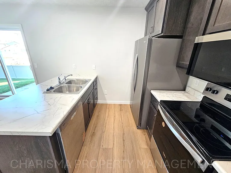 Tunis Drive Townhomes — Photo 12