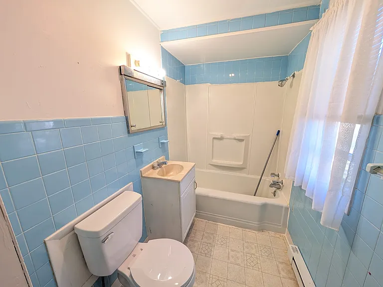 174 E Railroad St #B — Photo 7