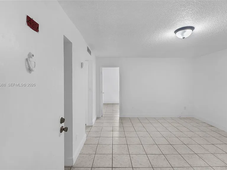 1305 W 53rd St #420 — Photo 3