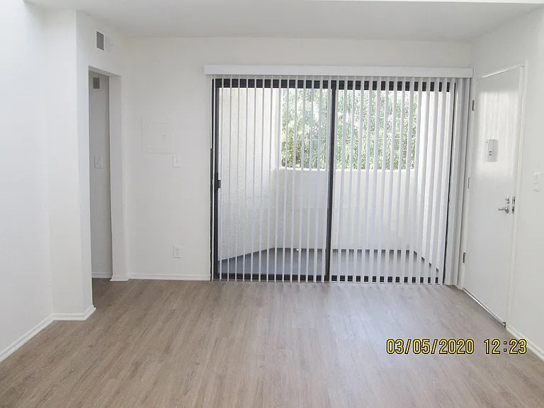 5105 Inglewood Blvd — Photo 10