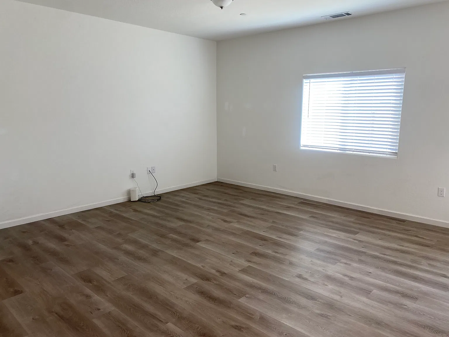 3 bed, 1426 sqft, $2,400 — Photo 4