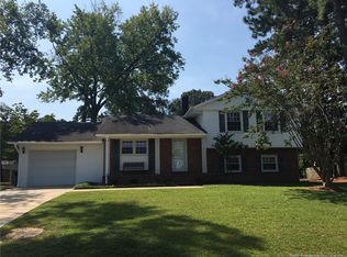 208 Truman Dr, Fayetteville, NC 28311