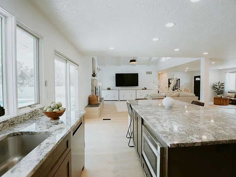 9514 Avenida Del Oso NE — Photo 44