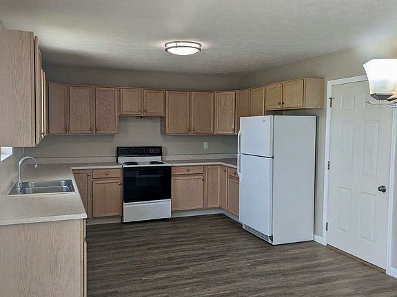 5th image of 10418 Deer Creek Dr #P