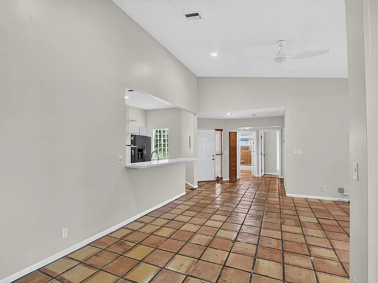 5451 Verona Dr #N — Photo 51