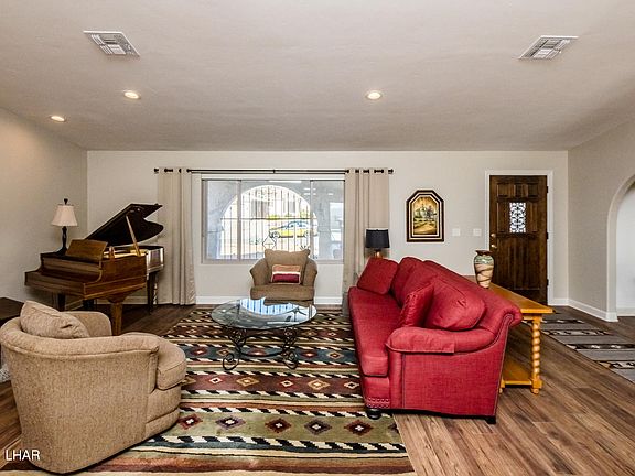 3rd image of 4030 Bluegrass Dr