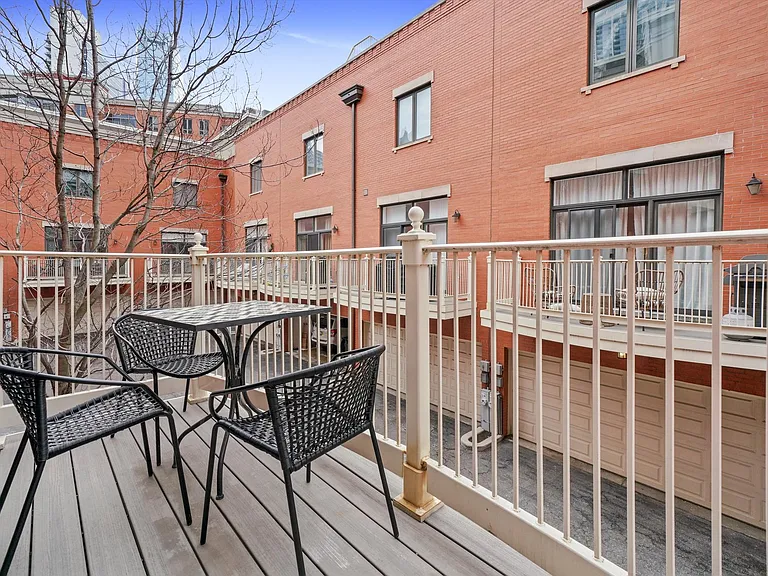 430 N Canal St — Photo 10