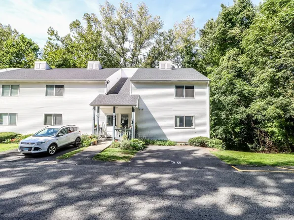 35 Canterbury Court #35, New Milford, CT 06776