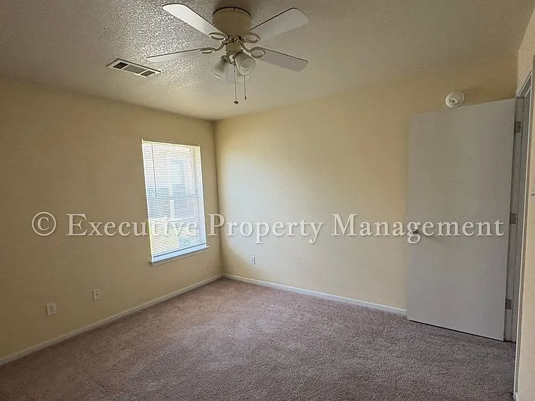 208 Janelle Dr — Photo 23