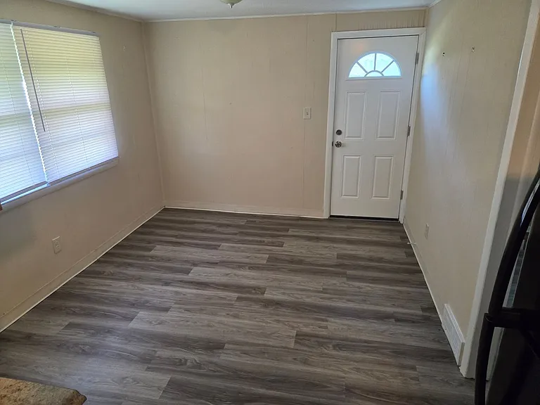 119 Larch Ave — Photo 5